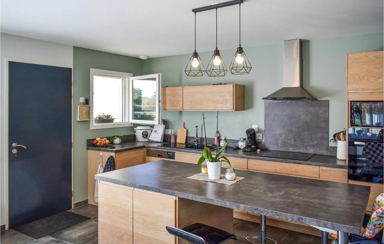 Lovely Home In Rivehaute With Wifi Coueilles 0*,  Frankrike